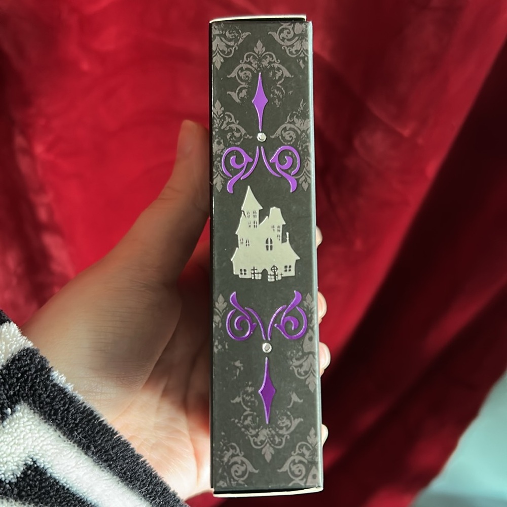 Black Moon Cosmetics Recently Deceased Duo-Highlighting Blush and Lip Gloss - Picture 5 of 13